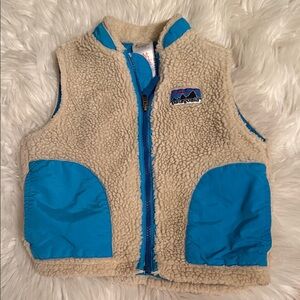 Patagonia Kids' Blue and Cream Fleece Vest size 4t